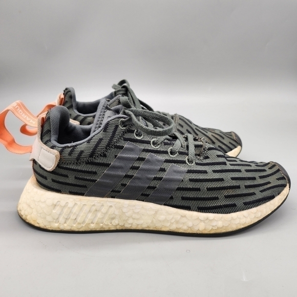 Adidas NMD R2 Women's Size 8 Utility Ivy Green Black White Peach Boost BA7259 - Picture 9 of 16
